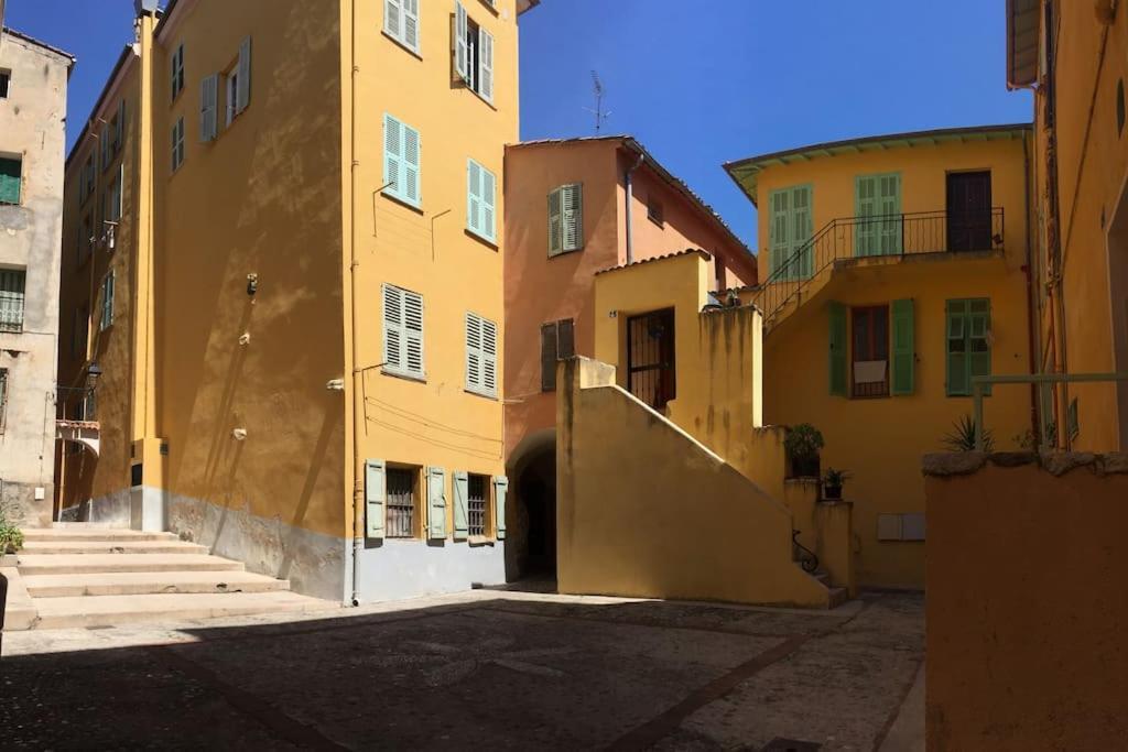 Between The Roofs Of Menton Old Town And The Sea ภายนอก รูปภาพ